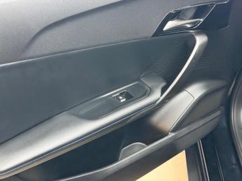 MG MG4 51kWh SE Auto 5dr
