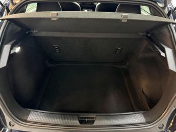 MG MG4 51kWh SE Auto 5dr