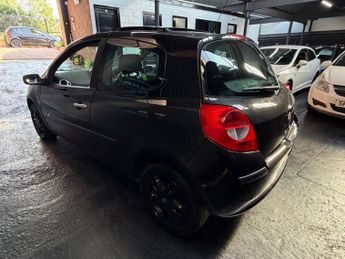 Renault Clio 1.4 16v Dynamique 3dr