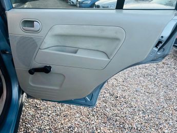 Ford Fusion 1.4 Plus Durashift EST 5dr