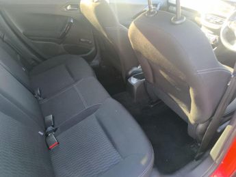 Peugeot 208 1.2 VTi Style Euro 5 5dr