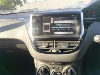 Peugeot 208 1.2 VTi Style Euro 5 5dr
