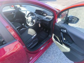 Peugeot 208 1.2 VTi Style Euro 5 5dr
