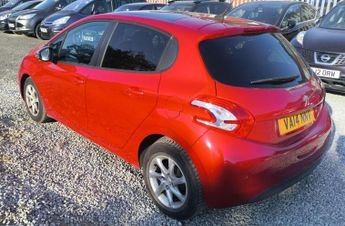 Peugeot 208 1.2 VTi Style Euro 5 5dr