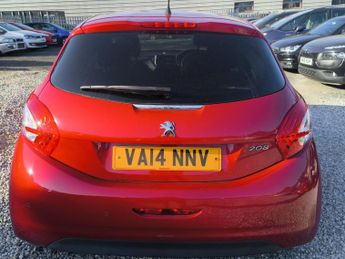 Peugeot 208 1.2 VTi Style Euro 5 5dr