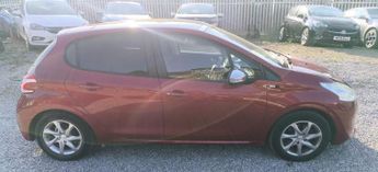 Peugeot 208 1.2 VTi Style Euro 5 5dr