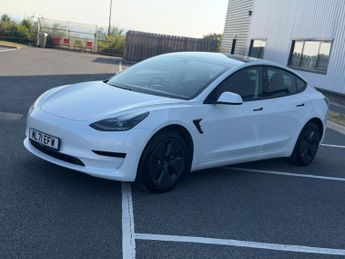 Tesla Model 3 Standard Range Plus Auto RWD 4dr