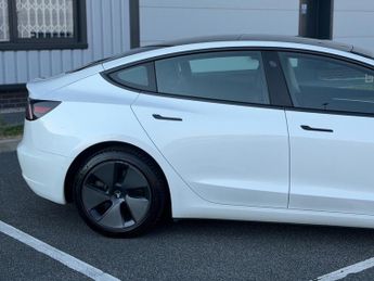 Tesla Model 3 Standard Range Plus Auto RWD 4dr