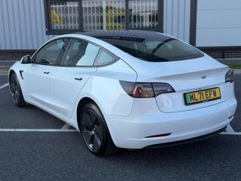 Tesla Model 3 Standard Range Plus Auto RWD 4dr