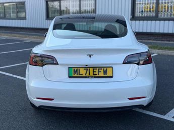 Tesla Model 3 Standard Range Plus Auto RWD 4dr