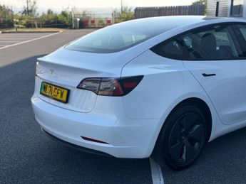 Tesla Model 3 Standard Range Plus Auto RWD 4dr