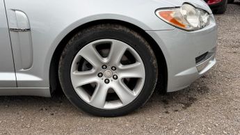 Jaguar XF 2.7d V6 Premium Luxury Auto Euro 4 4dr
