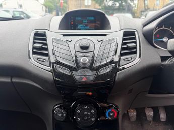 Ford Fiesta 1.0T EcoBoost Zetec Euro 5 (s/s) 3dr