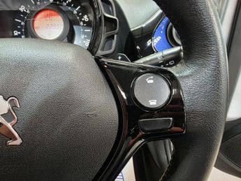 Peugeot 108 1.0 Collection Top! 2 Tronic Euro 6 5dr