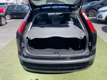 Ford Focus 1.6 LX 5dr