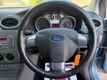 Ford Focus 1.6 Zetec 5dr