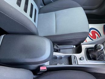 Ford Focus 1.6 Zetec 5dr