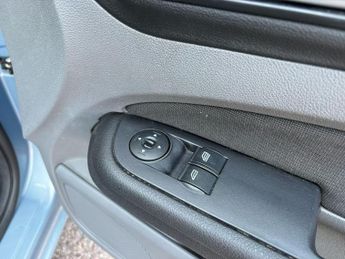 Ford Focus 1.6 Zetec 5dr