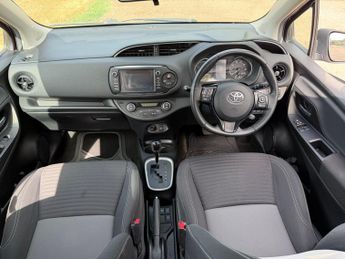 Toyota Yaris 1.5 VVT-h Design E-CVT Euro 6 (s/s) 5dr