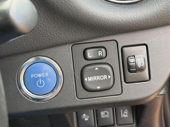 Toyota Yaris 1.5 VVT-h Design E-CVT Euro 6 (s/s) 5dr