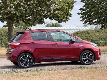 Toyota Yaris 1.5 VVT-h Design E-CVT Euro 6 (s/s) 5dr