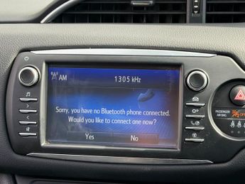 Toyota Yaris 1.5 VVT-h Design E-CVT Euro 6 (s/s) 5dr