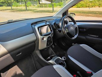 Toyota AYGO 1.0 VVT-i x-play x-shift Euro 6 5dr