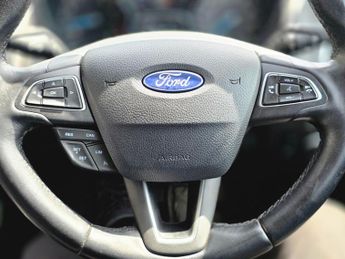 Ford Focus 1.0T EcoBoost Titanium Auto Euro 6 (s/s) 5dr