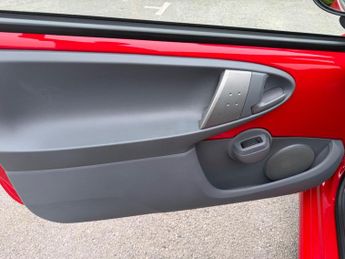 Toyota AYGO 1.0 VVT-i + MultiMode Euro 4 3dr