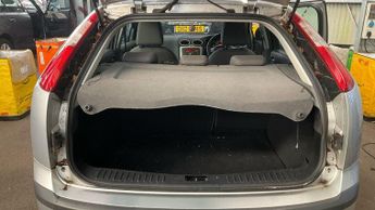 Ford Focus 1.6 Style 5dr