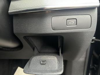 Volvo Xc90 + B5 MHEV AWD AUTO