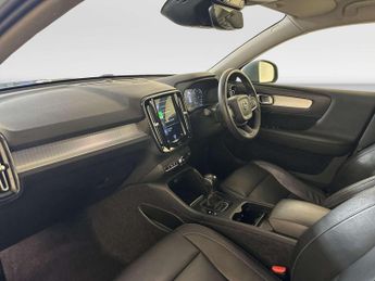 Volvo XC40 2.0 D3 Momentum SUV 5dr Diesel Manual Euro 6 (s/s) (150 ps)