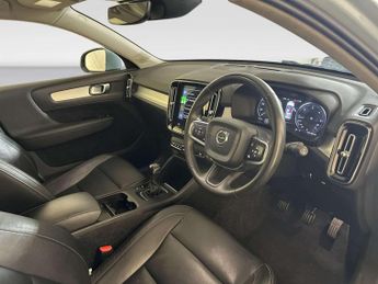 Volvo XC40 2.0 D3 Momentum SUV 5dr Diesel Manual Euro 6 (s/s) (150 ps)