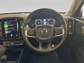 Volvo XC40 2.0 D3 Momentum SUV 5dr Diesel Manual Euro 6 (s/s) (150 ps)