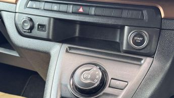 Toyota PROACE Verso 2.0D Family Medium MPV 5dr Diesel Auto MWB Euro 6 (s/s) (8 Seat)