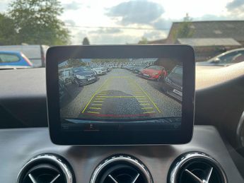 Mercedes-Benz GLA 2.1 GLA200d AMG Line 7G-DCT Euro 6 (s/s) 5dr