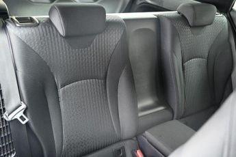 TOYOTA PRIUS 1.8 VVT 8.8kWh Business Edition Plus Hatchback 5dr Petrol Plug-i