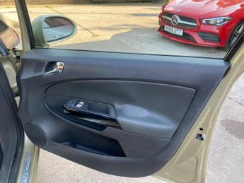 Vauxhall Corsa 1.4i 16v Design 5dr (a/c)