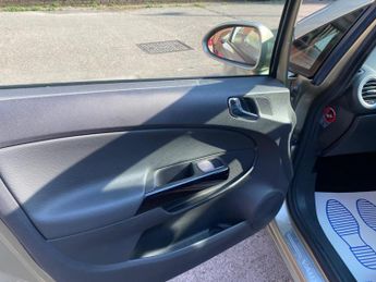 Vauxhall Corsa 1.4i 16v Design 5dr (a/c)