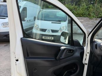 Peugeot Partner 1.6 HDi 850 Professional Panel Van 4dr Diesel Manual L1 (132 g/k