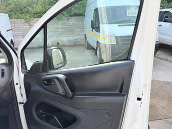 Peugeot Partner 1.6 HDi 850 Professional Panel Van 4dr Diesel Manual L1 (132 g/k