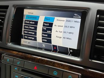 Jaguar XF 3.0d V6 Premium Luxury Auto Euro 5 4dr