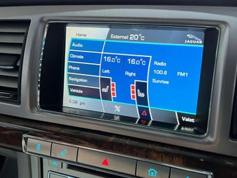 Jaguar XF 3.0d V6 Premium Luxury Auto Euro 5 4dr
