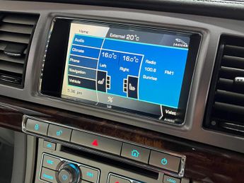 Jaguar XF 3.0d V6 Premium Luxury Auto Euro 5 4dr