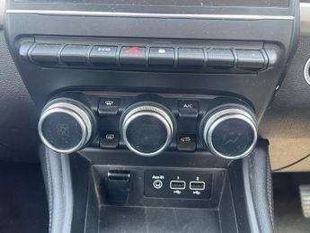 Renault Zoe R135 EV50 52kWh Iconic Auto 5dr (Rapid Charge)
