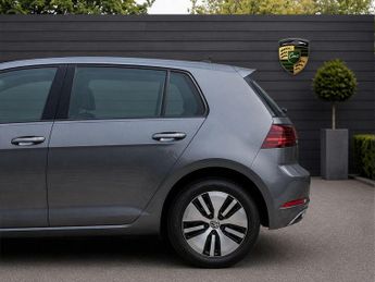 Volkswagen e-Golf 35.8kWh e-Golf Auto 5dr