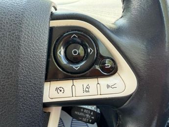 Toyota Prius 1.8 VVT-h Excel CVT Euro 6 (s/s) 5dr (15in Alloy)