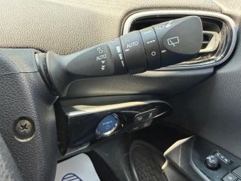 Toyota Prius 1.8 VVT-h Excel CVT Euro 6 (s/s) 5dr (15in Alloy)