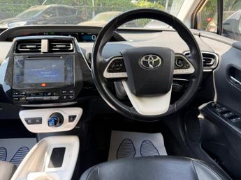 Toyota Prius 1.8 VVT-h Excel CVT Euro 6 (s/s) 5dr (15in Alloy)