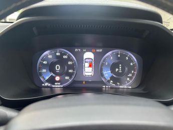 Volvo XC40 2.0 T5 R-Design Pro Auto AWD Euro 6 (s/s) 5dr